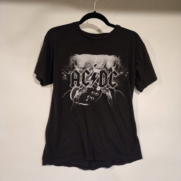 Liquid Blue AC/DC Black Guitar T-shirt SHort Sleeve Graphic Crew Neck sz Md - Picture 3 of 6